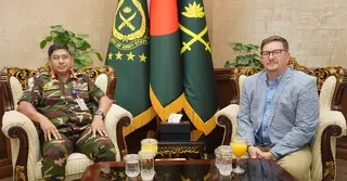 সেনাপ্রধানের সঙ্গে সাক্ষাৎ করেছেন মাইকেল রেমবোল্ড